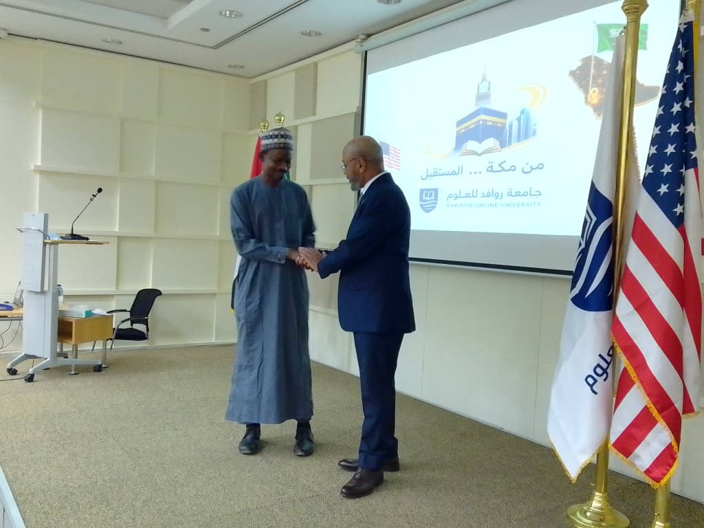 جامعة روافد للعلوم توقع اتفاقية تعاون أكاديمي مع كلية بن بلو للآداب والعلوم الإسلامية بجمهورية نيجيريا